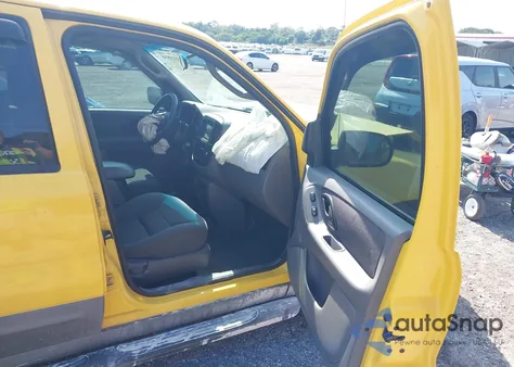 2002 Ford Escape Xlt z USA, uszkodzony, nr VIN 1FMYU03152KA36037